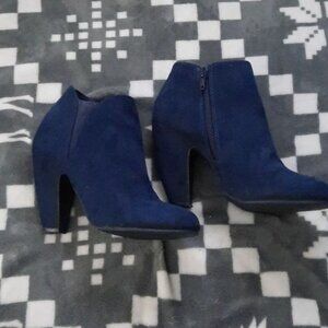 Candies Faux Suede Navy 4 Inch Block Heel Ankle Booties Size  7